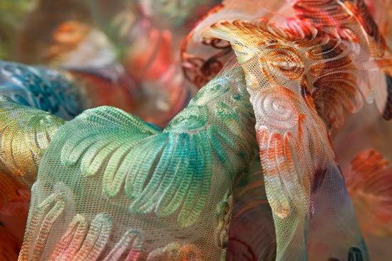 Kids Girl&prime; S Embroidery with Lining with Removeable Fur Collar Coat Kids Wear Children Clothes